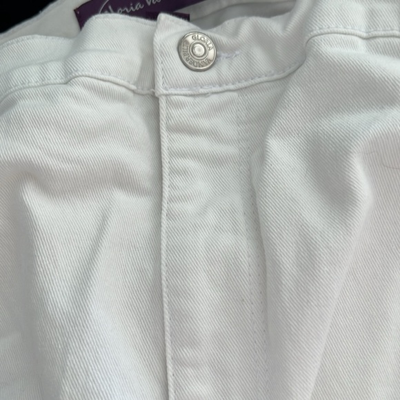 20w Gloria Vanderbilt white Amanda jeans. New without tags. Never worn. - Picture 5 of 5